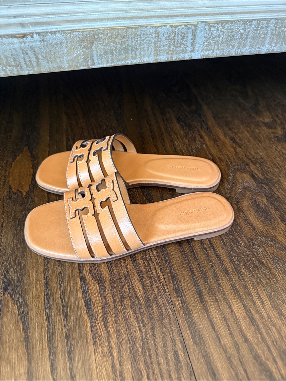 Tory Burch Tan Leather Logo Slide Sandals - Picture 2 of 3